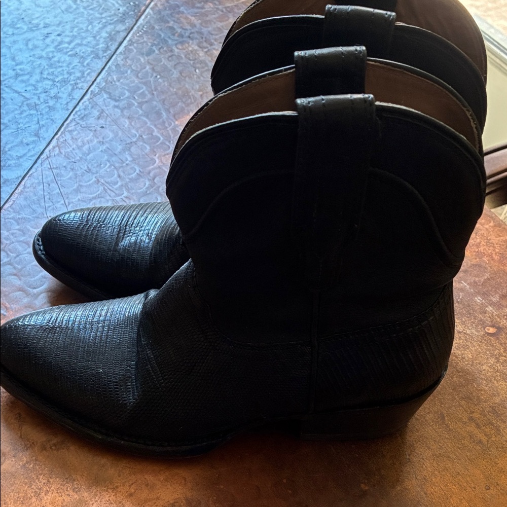 Tecovas Women's Black Textured Heeled Boots